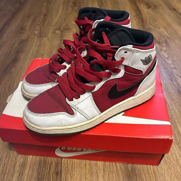 NIKE air jordan 1 retro carmine mid top shoes sneakers size 4.5Y - Picture 2 of 7